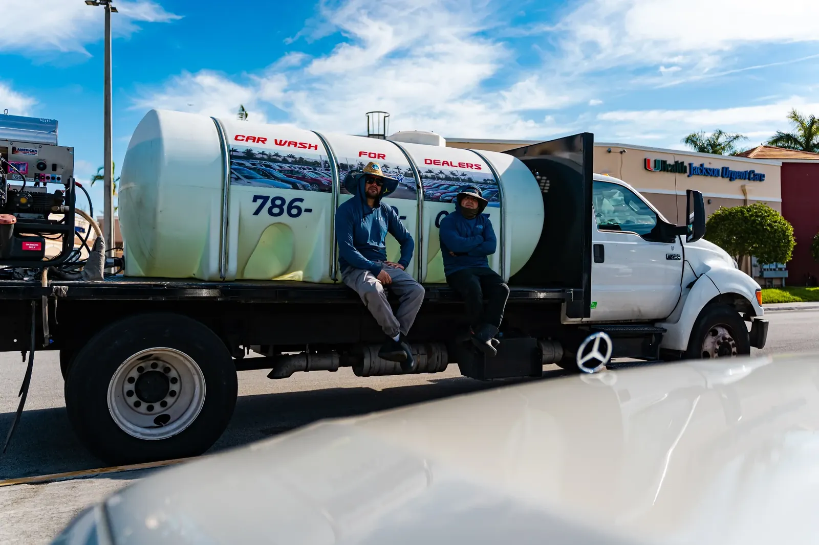 Showroom Dust Free self-contained water truck